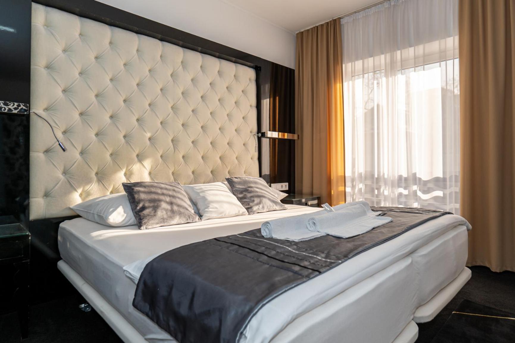 Titan Centrum Apartman Nyiregyhaza Luaran gambar